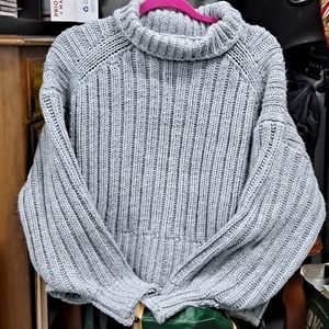 H & M crop sweater